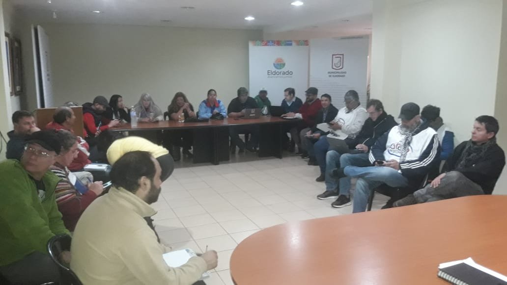 Sin avances en el conflicto docente – Ahora Eldorado