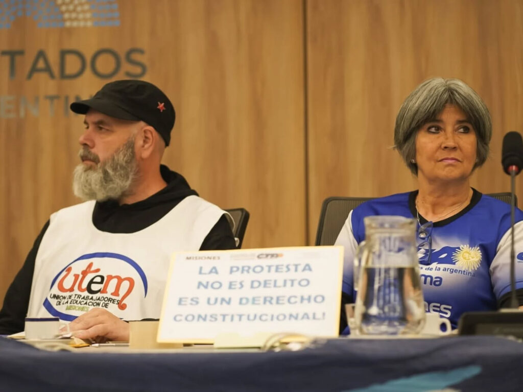 Gurina y Sánchez, procesados por los reclamos docentes, rechazaron una probation y este martes arranca el juicio