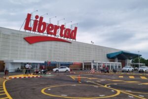 El Hipermercado Libertad de Posadas despide 100 empleados