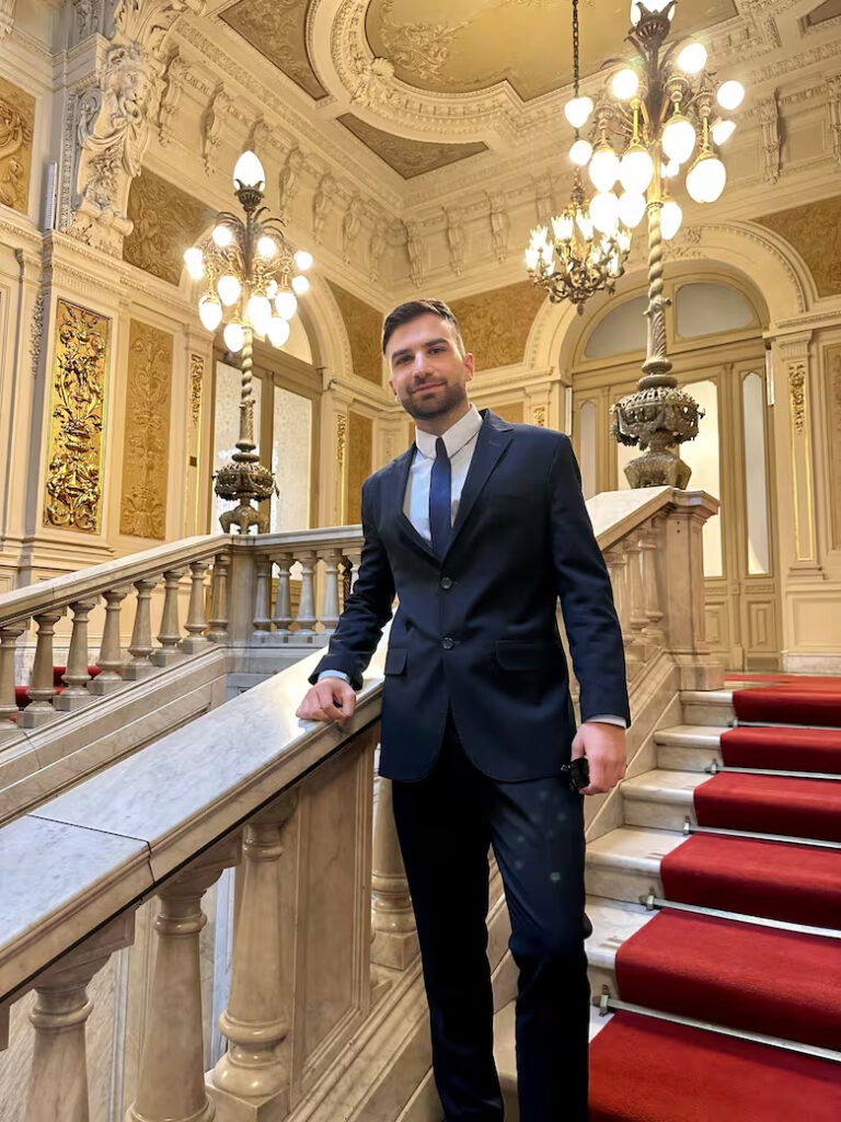 Del teléfono de Novelli surge que le pagaba a Milei, aún siendo presidente