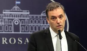 Otras dos mujeres le prestaron 100 mil dólares a Adorni para que se compre una casa en un country