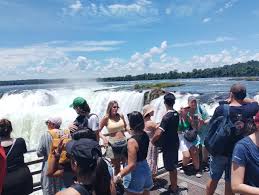 Aumentaron los turistas pero el gasto se derrumbó casi 19 puntos durante el fin de semana largo