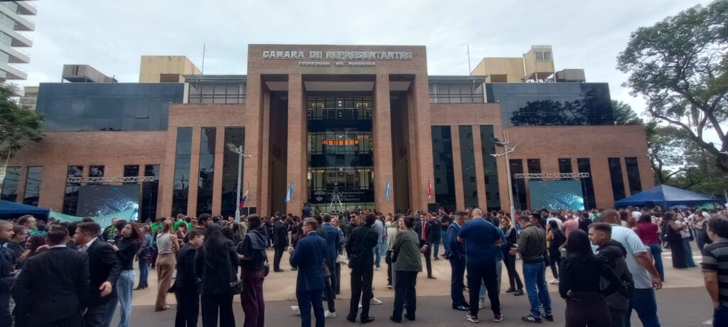 Misiones: Diputados aprobaron la regulación de tenencia de perros potencialmente peligrosos y la incorporación de educación financiera a la currícula