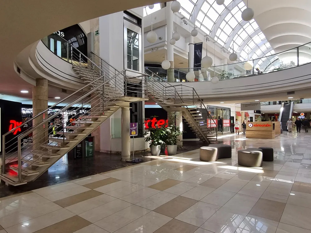 En abril cayó el consumo en supermercados, shoppings y mayoristas
