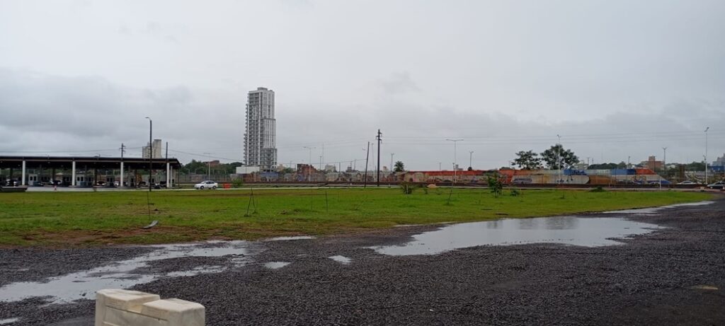 Arrancó la polémica obra del Duty Free de Posadas en la cabecera del puente: un shopping de lujo, libre de impuestos