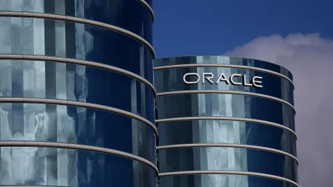 Oracle despide a 21.000 empleados para reemplazarlos por inteligencia artificial: marca un antes y un después