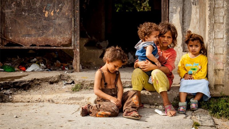 Casi 4 de cada 10 niños y adolescentes no pueden acceder a ropa y calzado por falta de dinero